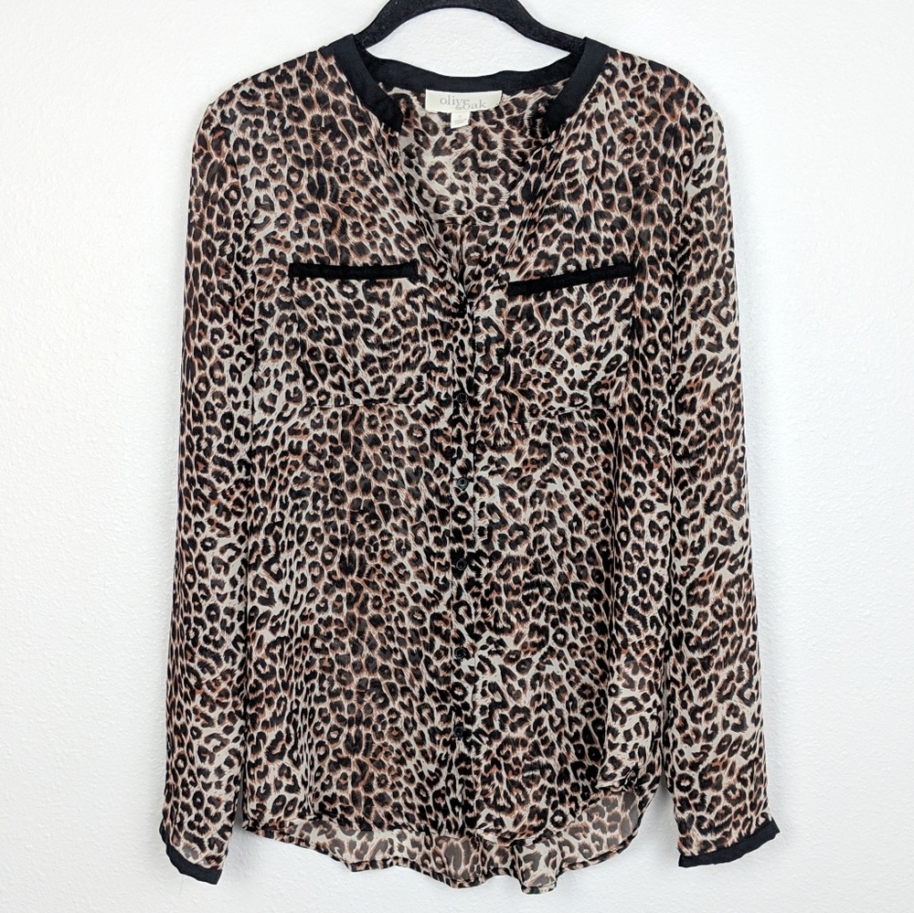🌼 Olive & Oak Leopard Print Button Down Blouse